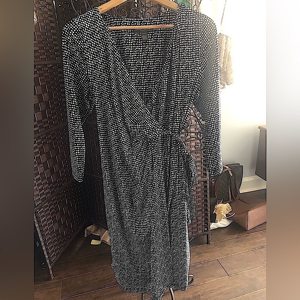 A PEA IN THE POD maternity wrap dress